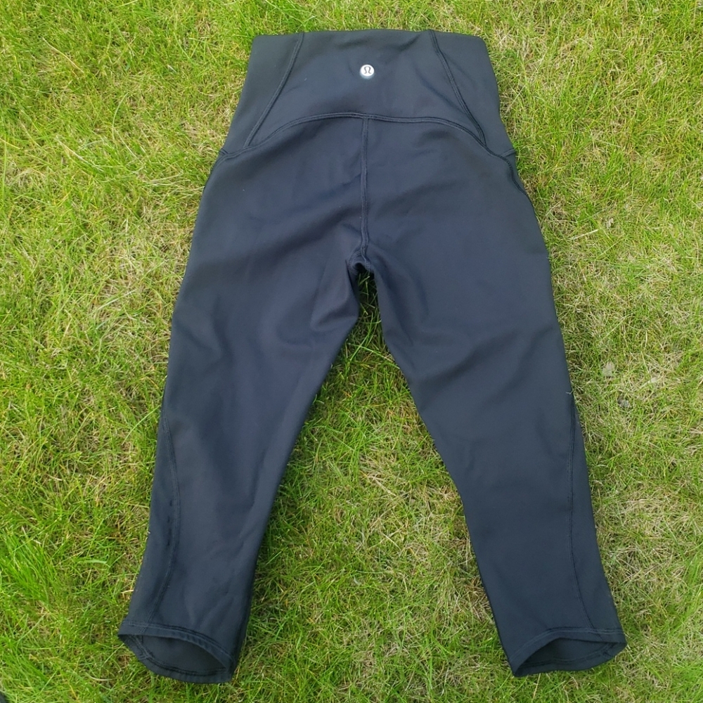 Lululemon train times crops size 4 NWOT - Picture 4 of 13